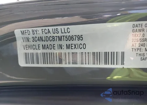 2021 Jeep Compass Limited 4X4 z USA, uszkodzony, nr VIN 3C4NJDCB7MT506795